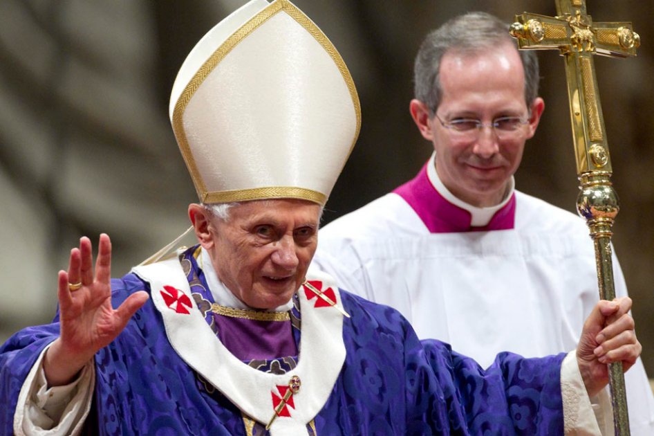 Benedicto XVI denunció «hipocresía» y «divisiones» en la Iglesia