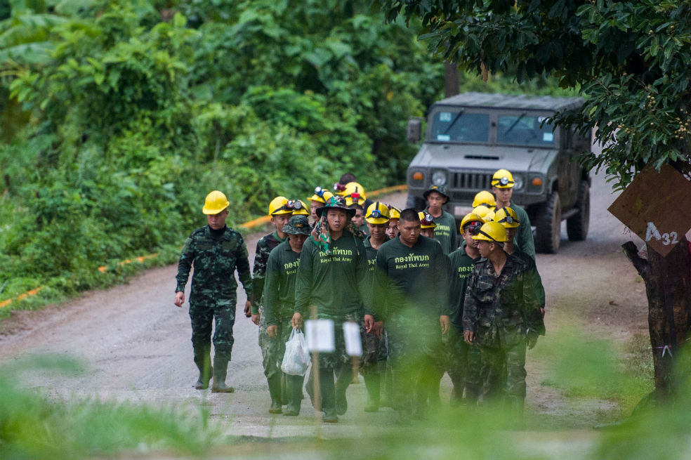 Comienza segunda jornada de evacuación de niños atrapados en cueva en Tailandia