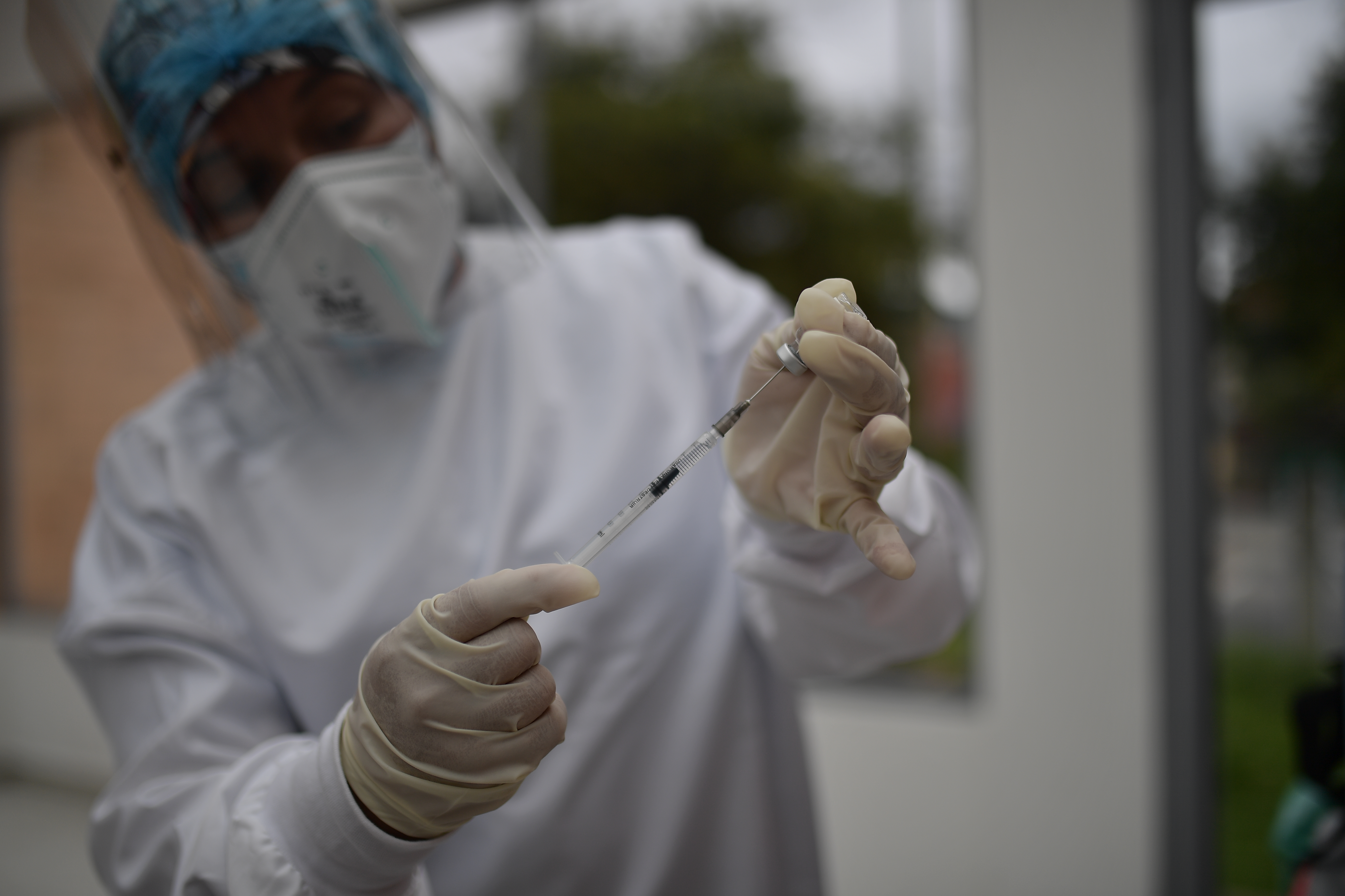 Personas entre 12 y 17 años podrán aplicarse dosis de refuerzo contra el covid-19 en Bogotá