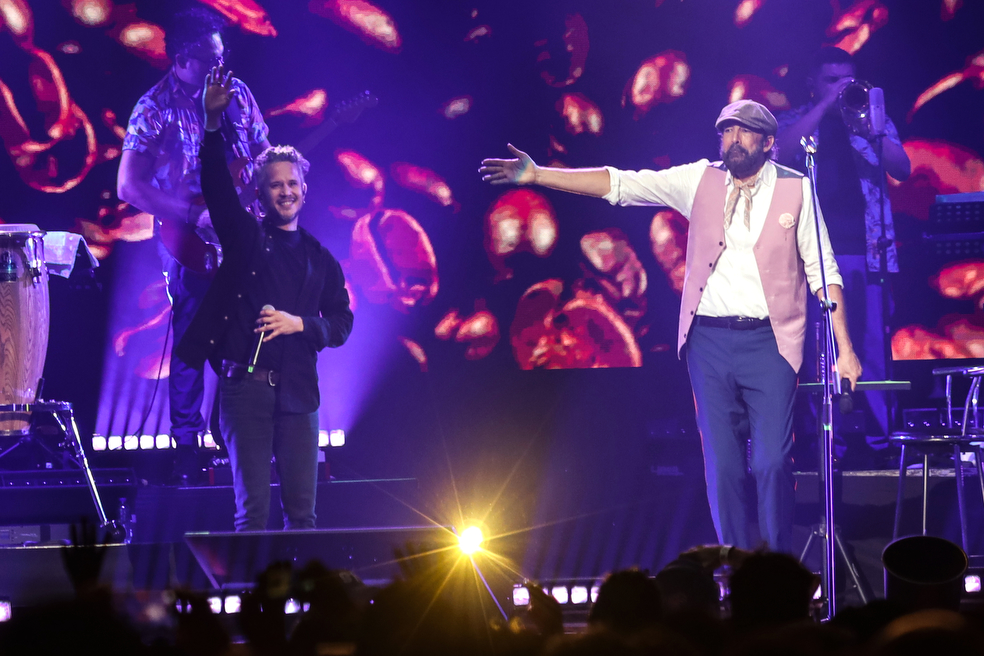 Durante dos noches, más de 28 mil fanáticos corearon los mejores éxitos de Juan Luis Guerra. Así se vivió su segundo concierto en Bogotá.