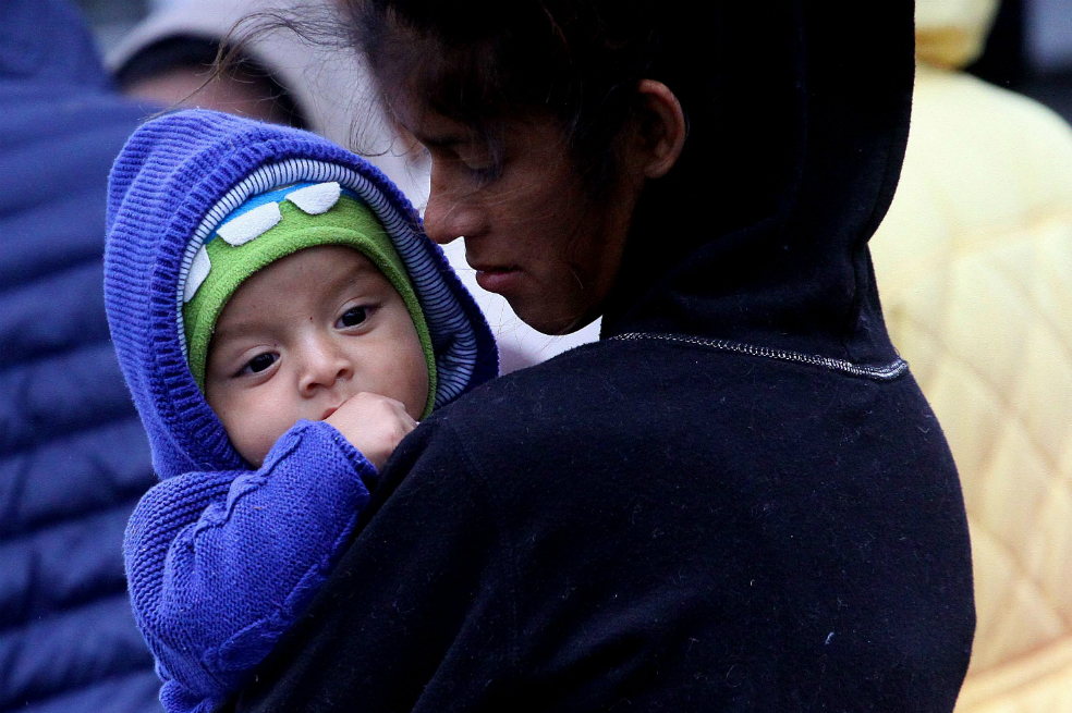 La caravana recorrió más de 4.000 km con la esperanza de vivir en Estados Unidos, lejos de la pobreza y violencia en sus países. / AFP