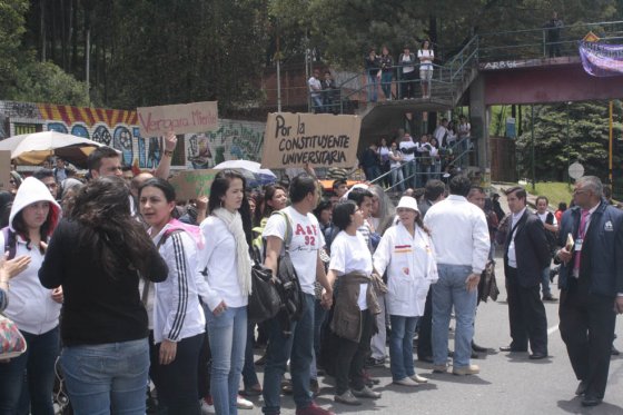 Estudiantes desbloquearán sede administrativa de U. Distrital, pero seguirán en paro
