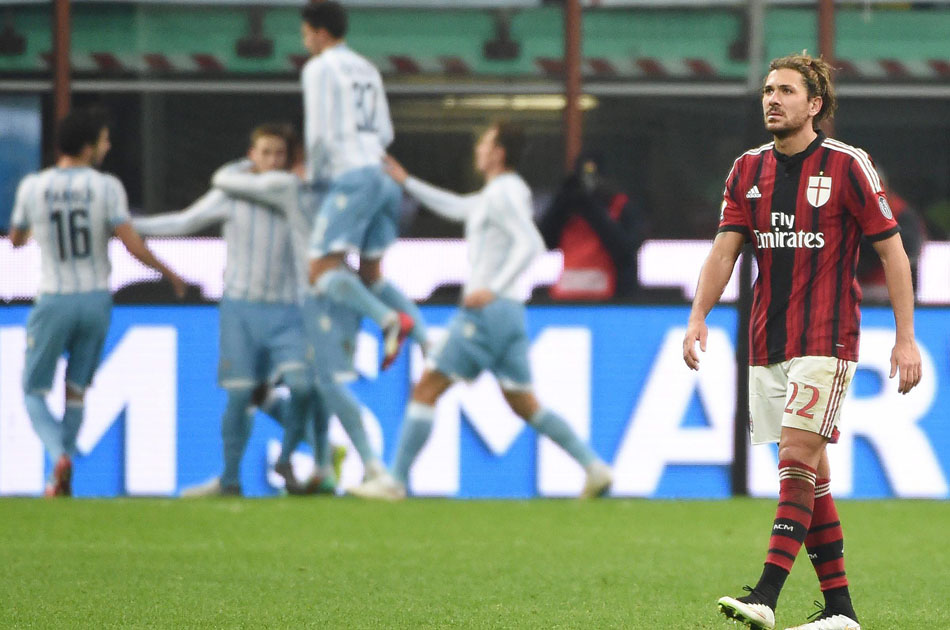 Lazio elimina a Milan y deja a Inzaghi contra las cuerdas