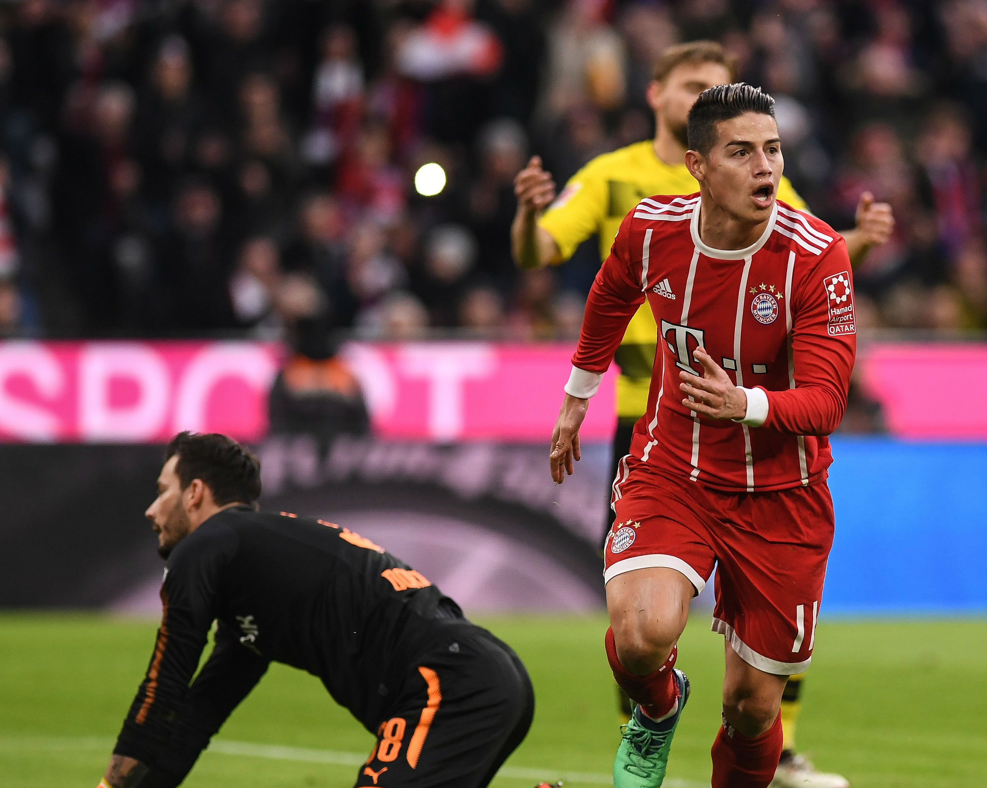 Gol y dos asistencias de James ante el Borussia Dortmund
