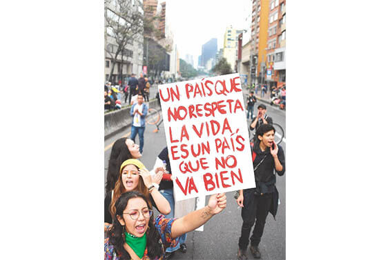 Pensadores 2020: Protestas sociales no cederán si no se gobierna desde el centro