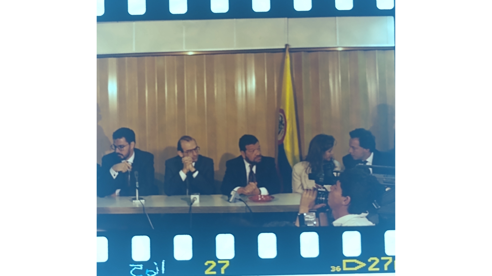Primer encuentro oficial entre delegados del gobierno de Cesar Gaviria y la Coordinadora Guerrillera Simón Bolívar