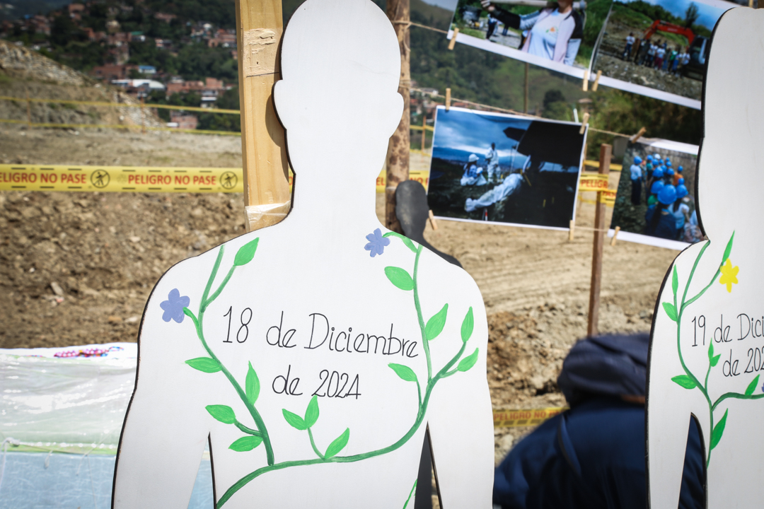 El 18 de diciembre de 2024, la Jurisdicción Especial para la Paz y la Unidad de Búsqueda de Personas Dadas por Desaparecidas confirmaron el hallazgo de restos en este sitio, conocido como la “fosa a cielo abierto” más grande del país.