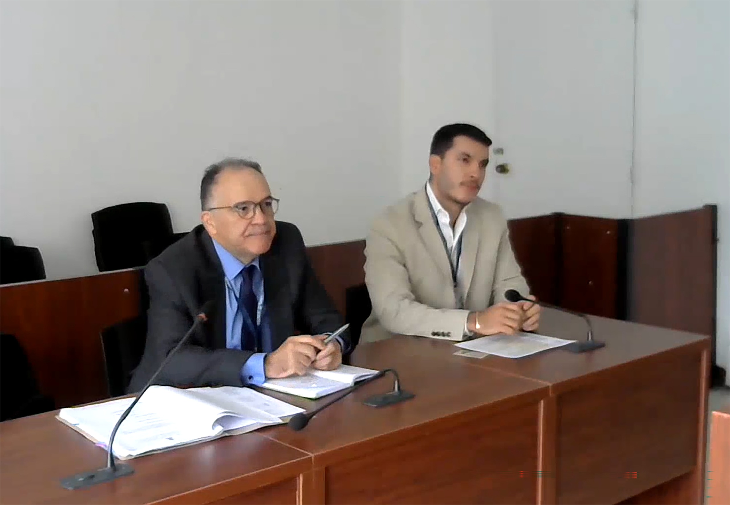 El abogado Hernando Ballesteros, durante la versión libre de Carlos Julián Caicedo Cano ante la Procuraduría.