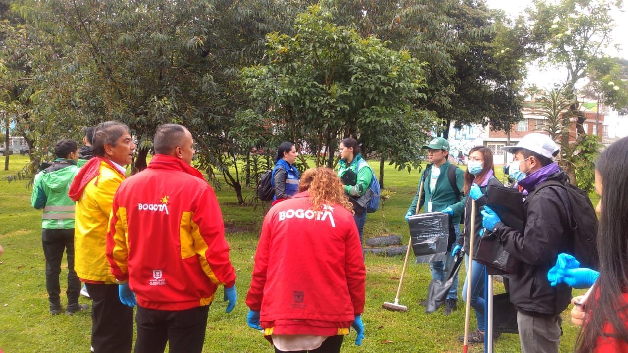 Por su cumpleaños le regalaron una “limpiatón” a Bogotá