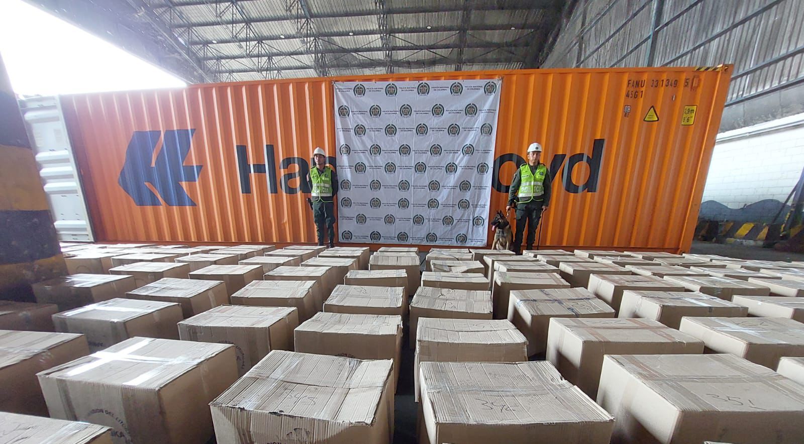 Incautan más de 700 kilos de cocaína camuflados en bolsas de pimentón molido