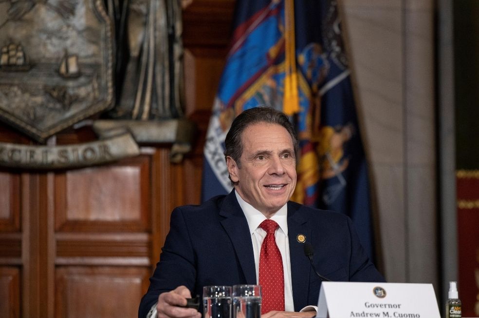 El gobernador de Nueva York se resiste a renunciar pese a la presión política