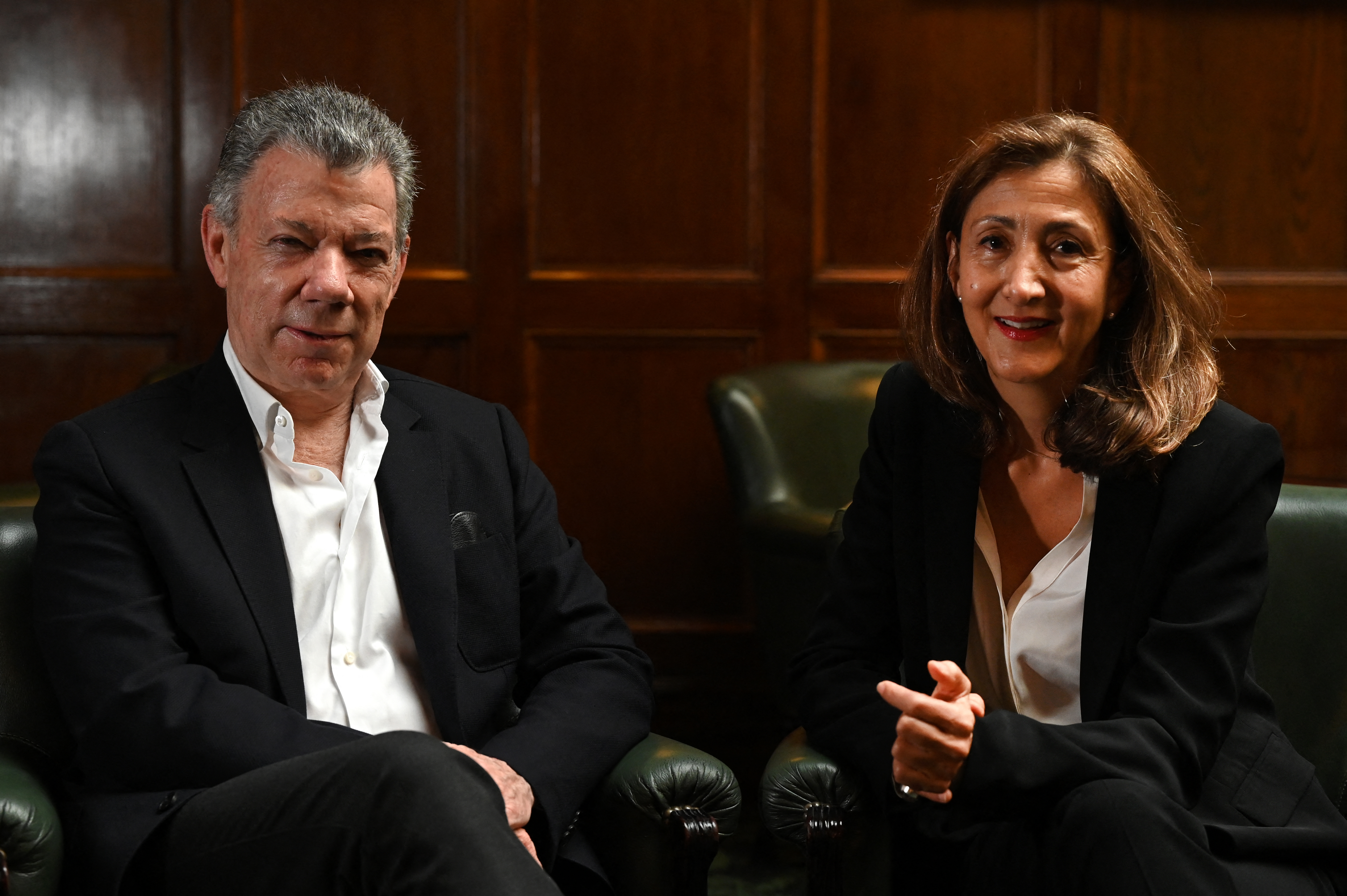 “Esto es un mensaje de esperanza”: Santos sobre libro con Betancourt