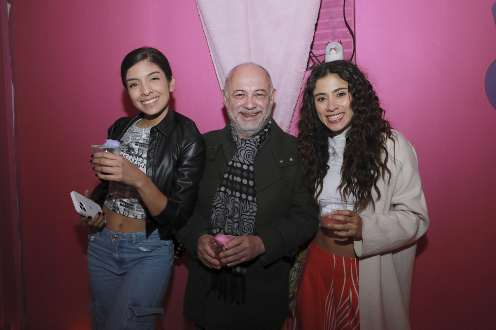Allison Joan Fernando arevalo y Juanita Molina