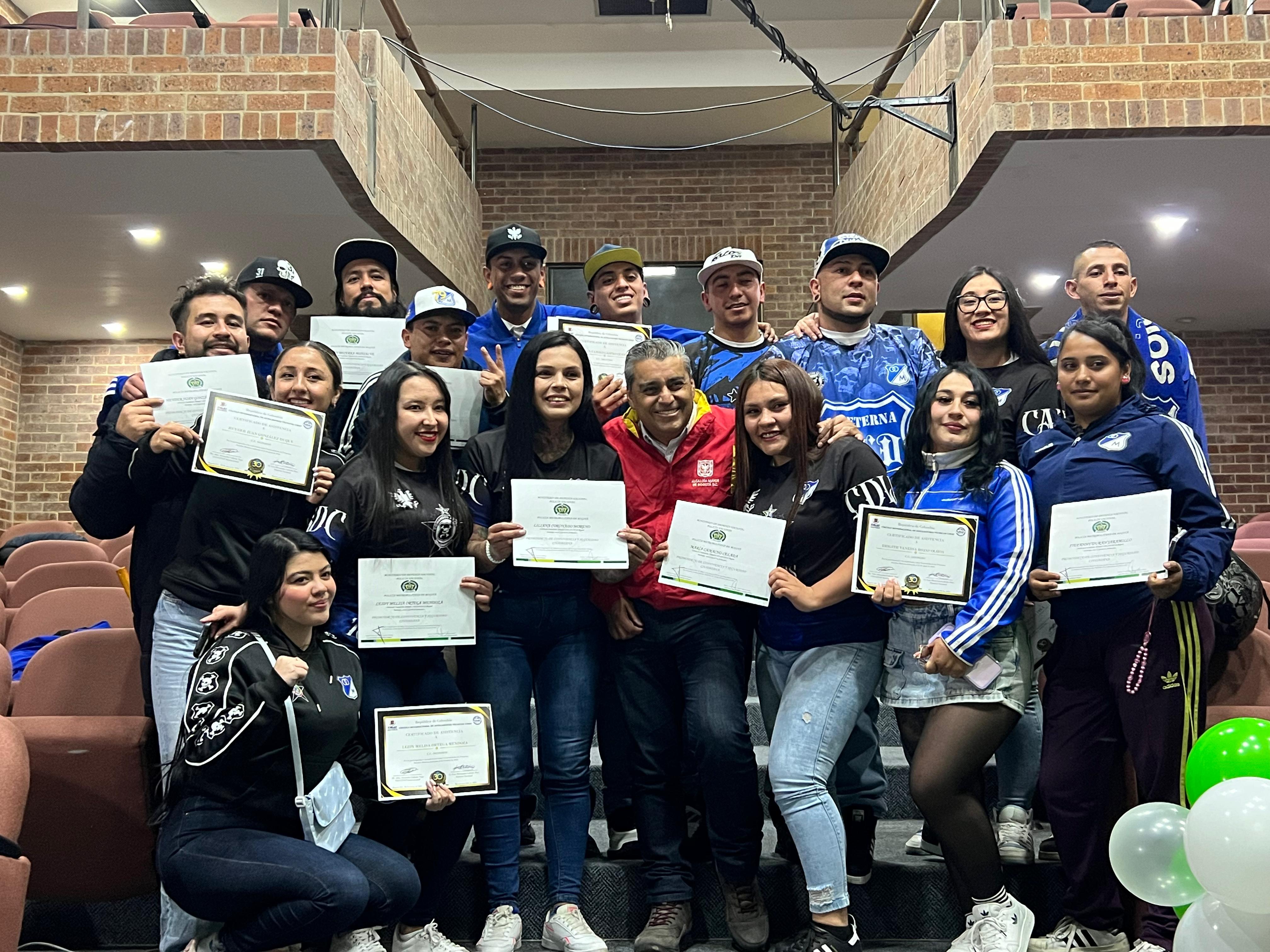 Barristas de San Cristóbal se formaron para promover un fútbol en paz