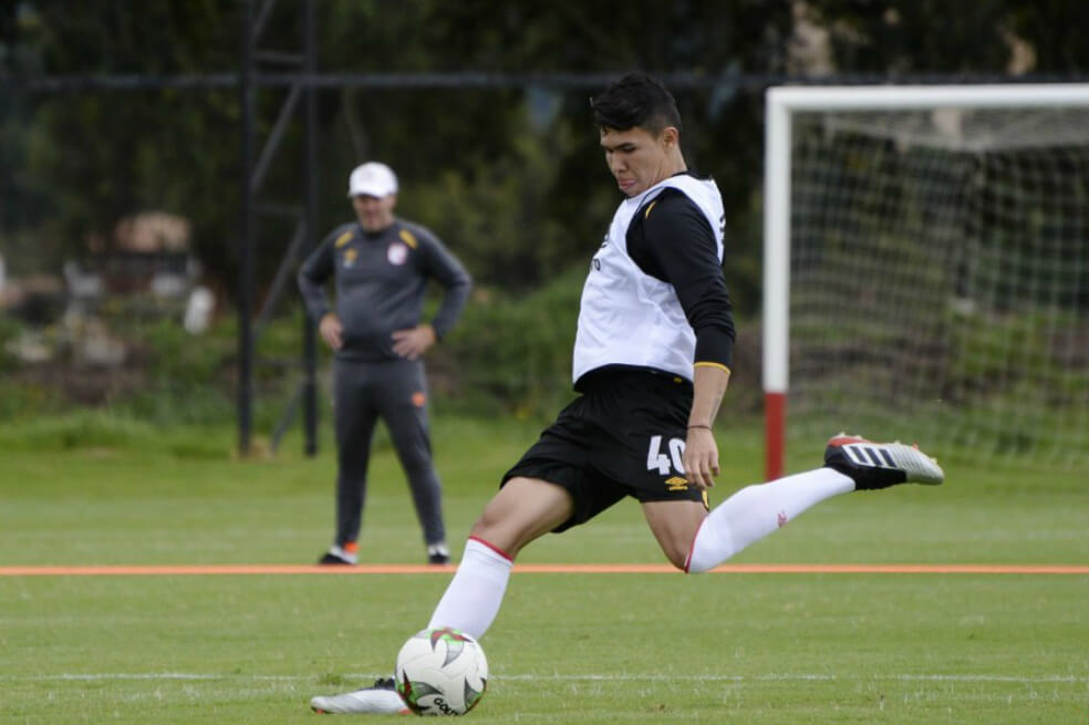 Nicolás Hernández: “Es importante llegar a Santa Fe, que siempre pelea cosas importantes”