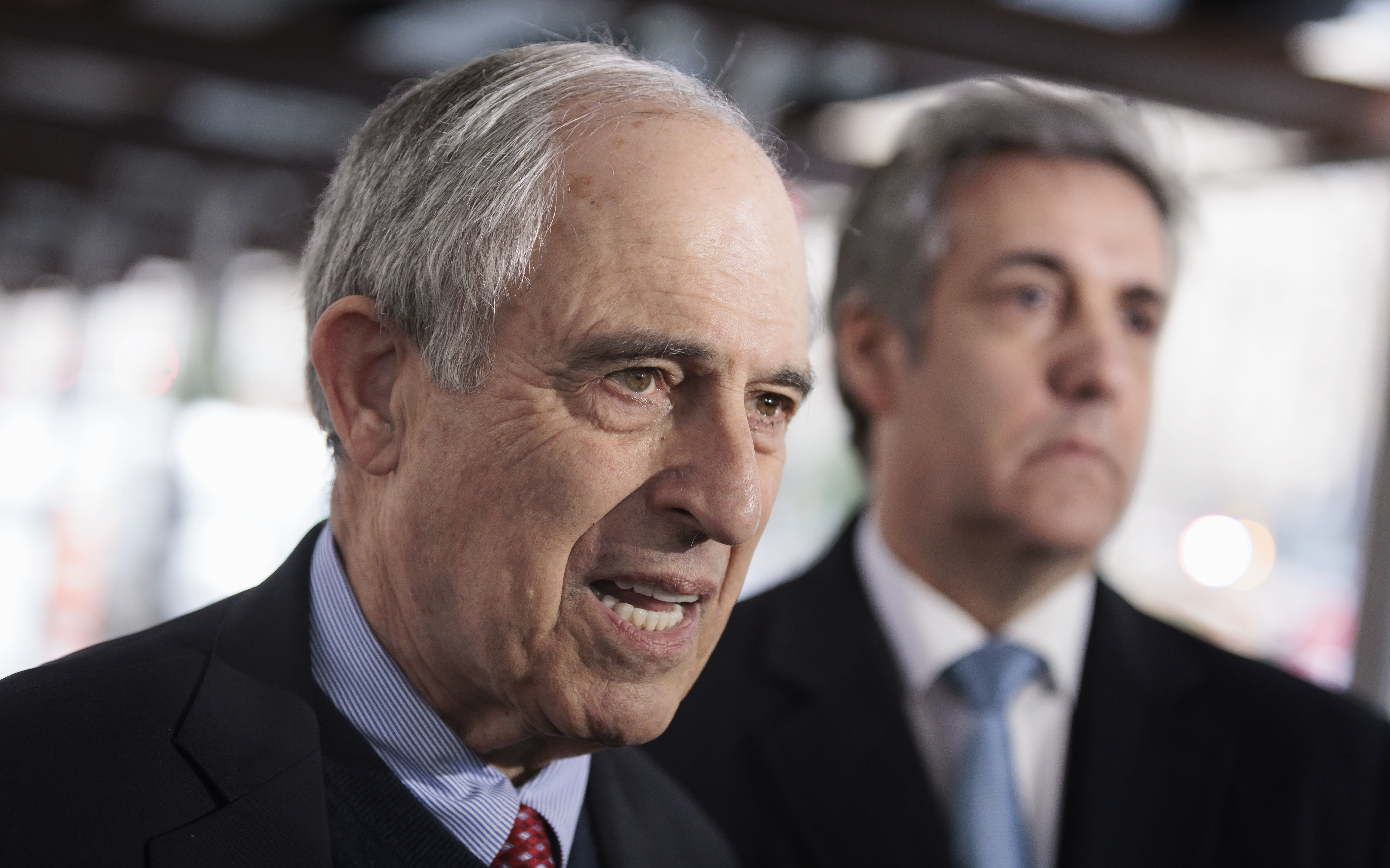 New York (United States), 13/03/2023.- Michael Cohen (R), Donald Trump'Äôs former lawyer, and his attorney Lanny Davis (L), arrive to the New York District Attorney'Äôs office before testifying to a Manhattan grand jury in New York, New York, USA, 13 March 2023. Cohen is testifying 13 March before the grand jury as it continues to her evidence about payments made on behalf of former President Trump to adult film actress Stormy Daniels and as the Manhattan district attorney near a decision on whether to indicted Trump one charges related to those payments. (Estados Unidos, Nueva York) EFE/EPA/JUSTIN LANE