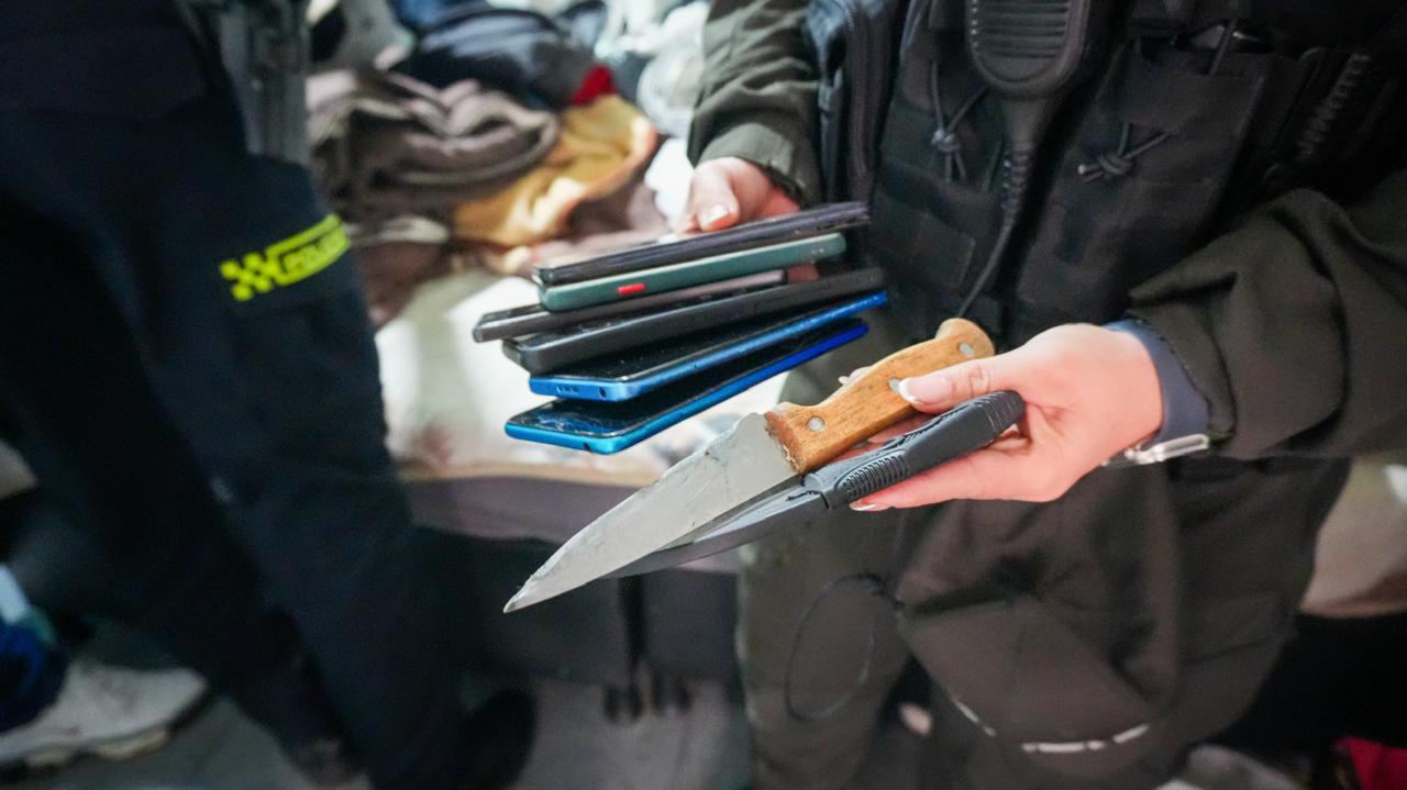 Operativo en pagadiarios del centro de Bogotá deja en evidencia acopio de celulares hurtados