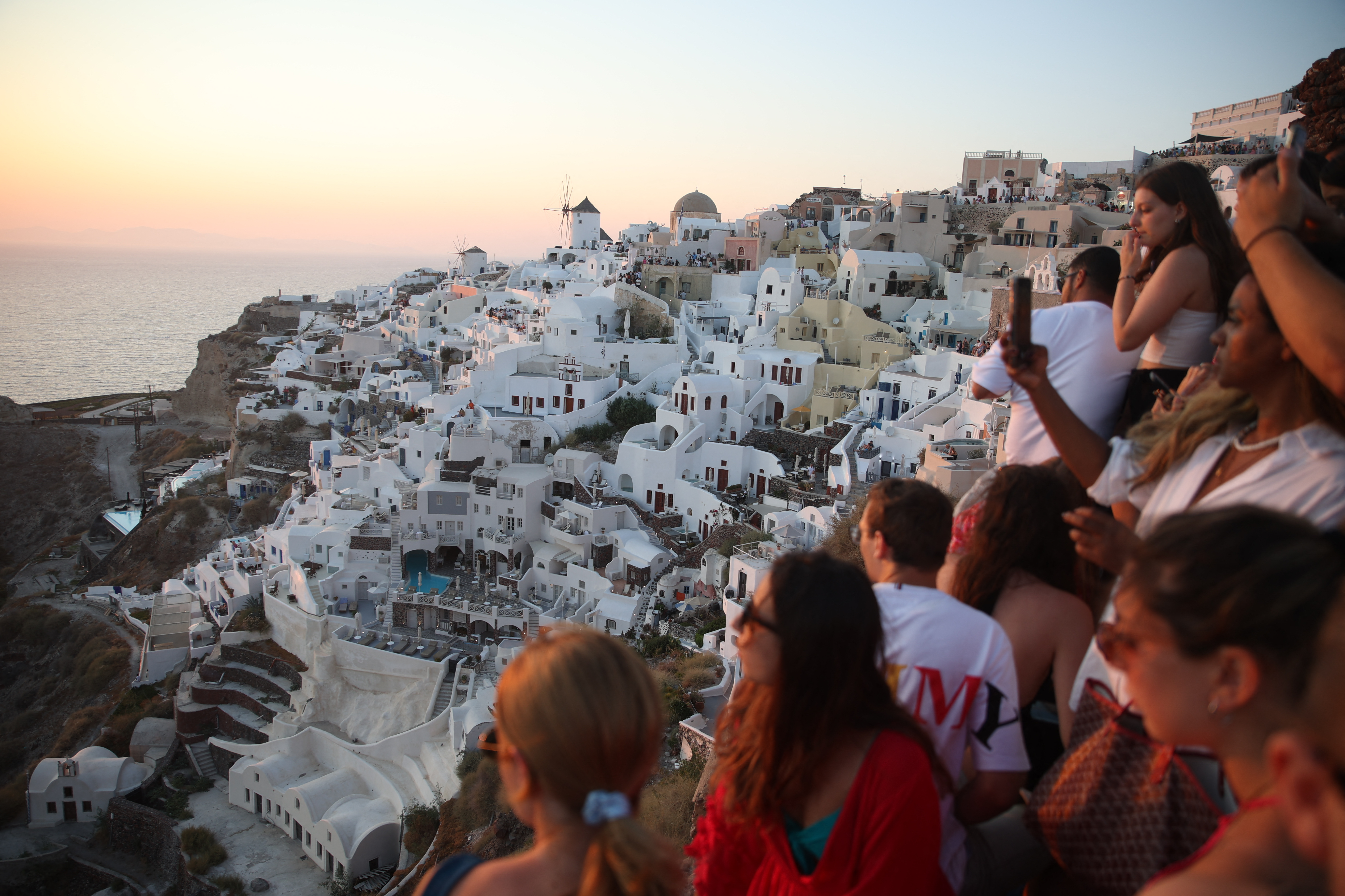 Santorini, la “isla Instagram” de Grecia, al límite de la saturación turística
