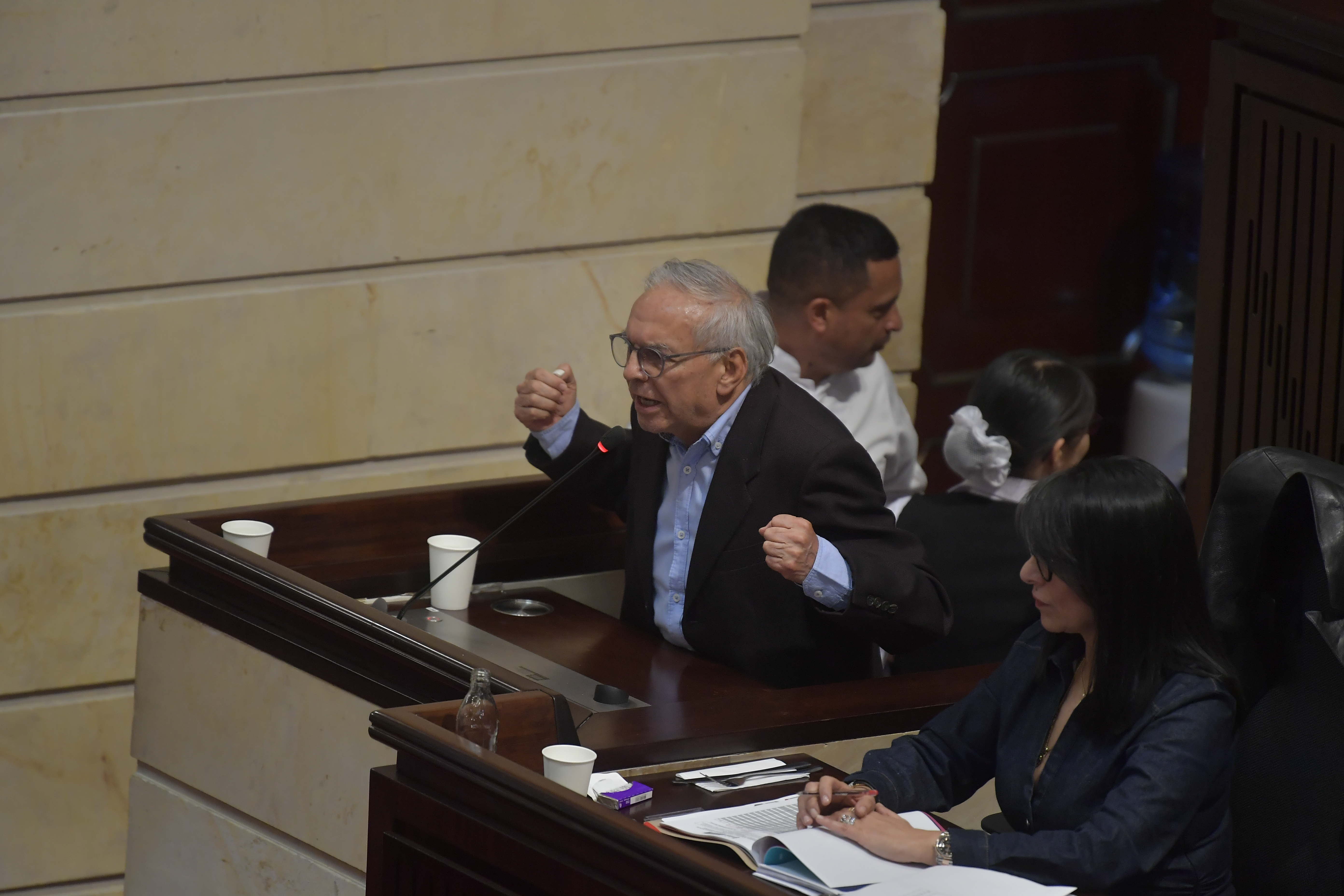 Congresistas piden renuncia de Bonilla ad portas de discutir reforma tributaria