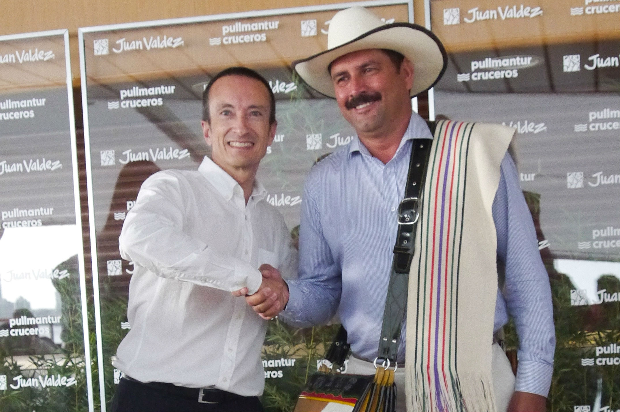 Pullmantur ofrecerá café Premium Juan Valdez a turistas gracias a acuerdo