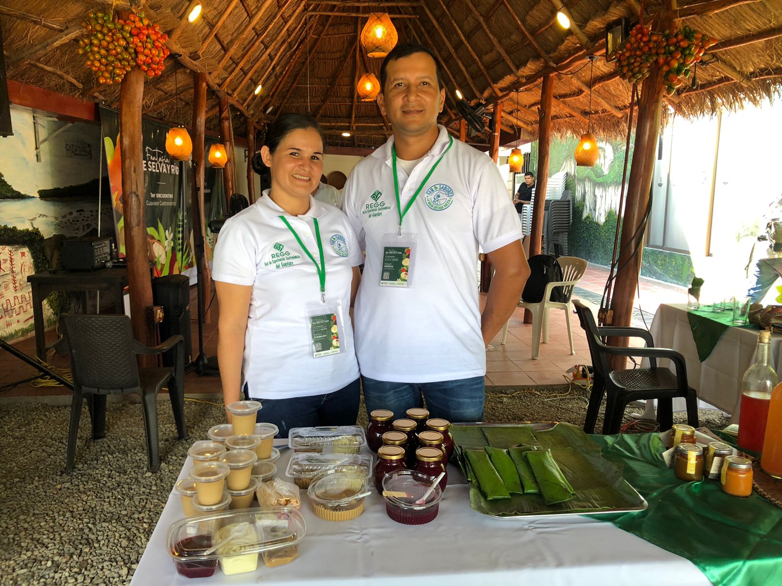 Ellos elaboran queso con una receta artesanal que sabe a familia