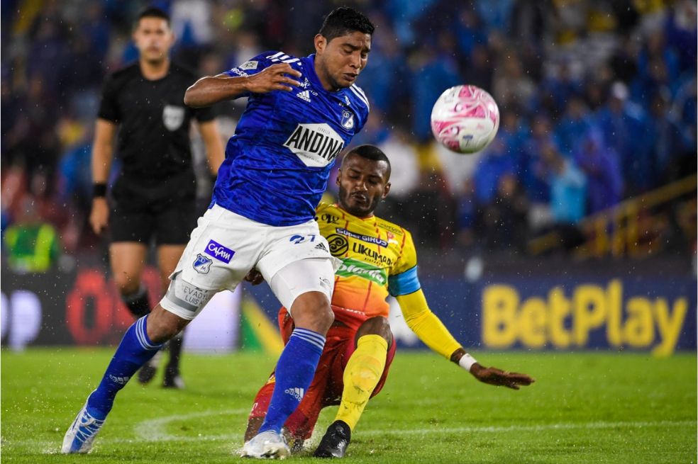 Alarmante caída en Bogotá de Millonarios, que todavía no asegura su clasificación a las finales. Pereira, con la victoria, se metió en los ocho.