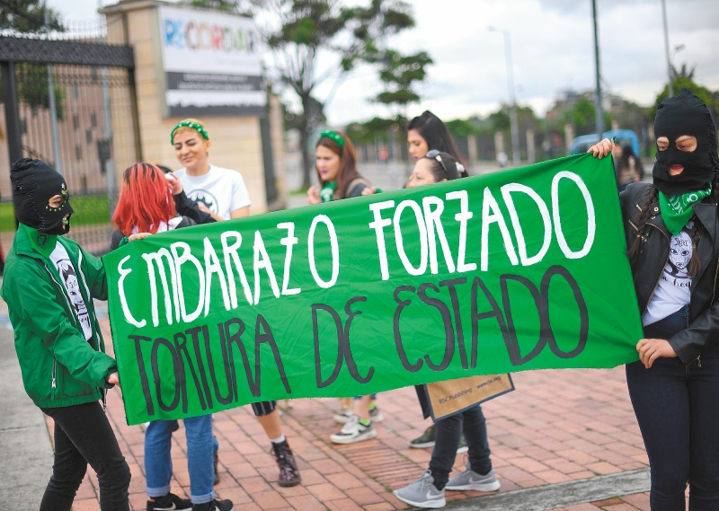 El pedregoso camino de mujeres migrantes para acceder a la IVE