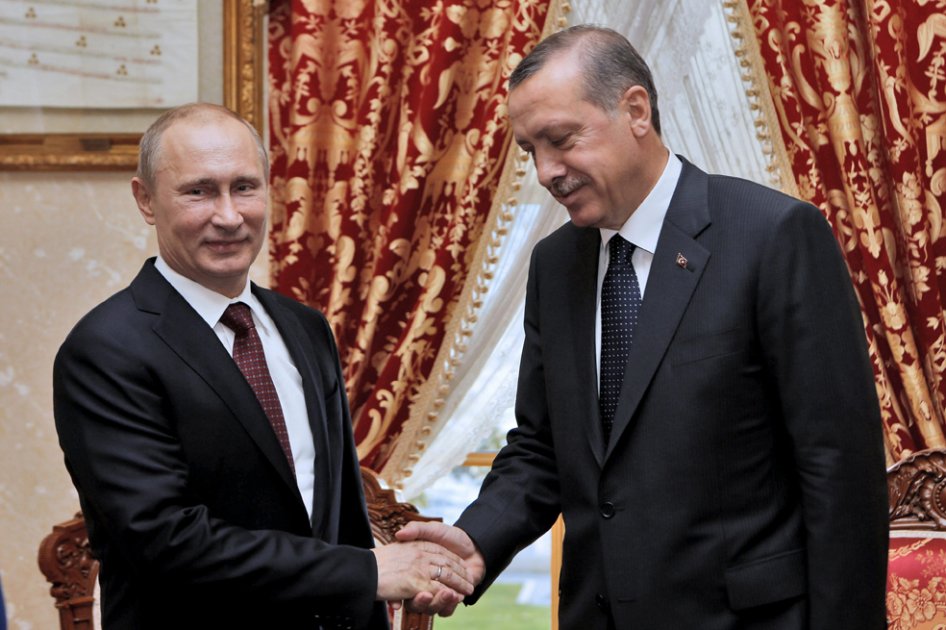 Putin visita Turquía en medio de tensiones por conflicto en Siria