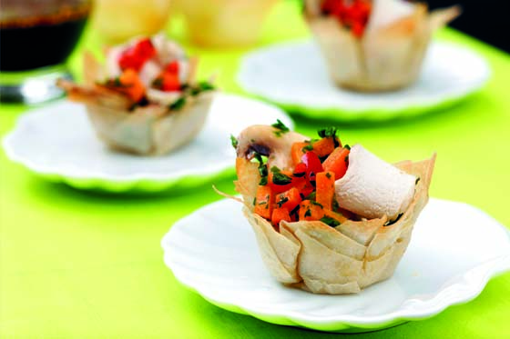 Mini canastillas de filo rellenas de pollo y champiñones
