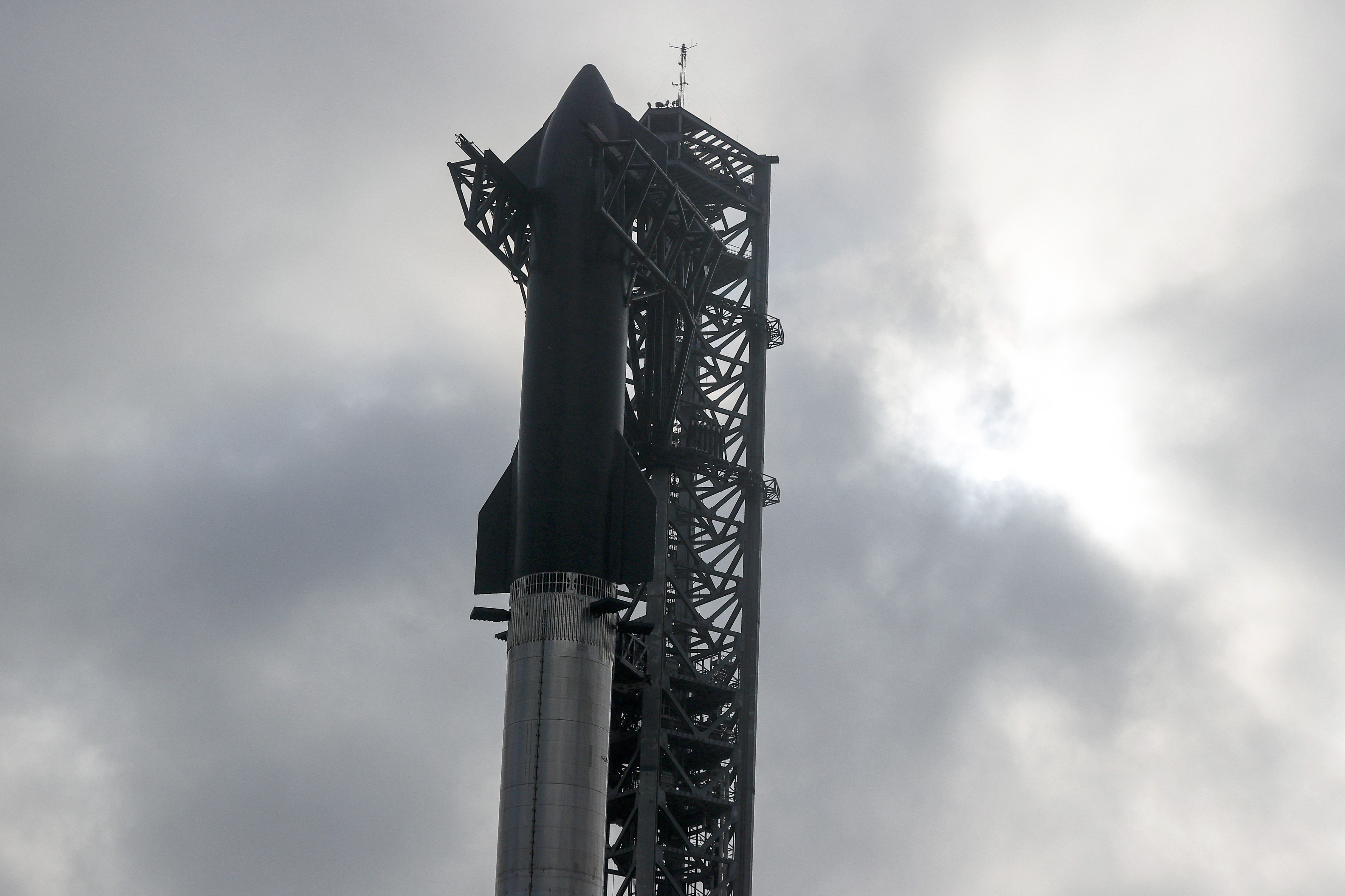 Despegó con éxito Starship, la nave de SpaceX, pero se perdió entrando a la Tierra