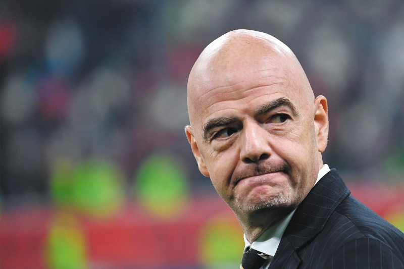Gianni Infantino y su vuelo de Ícaro: el presidente de la FIFA se está quedando solo