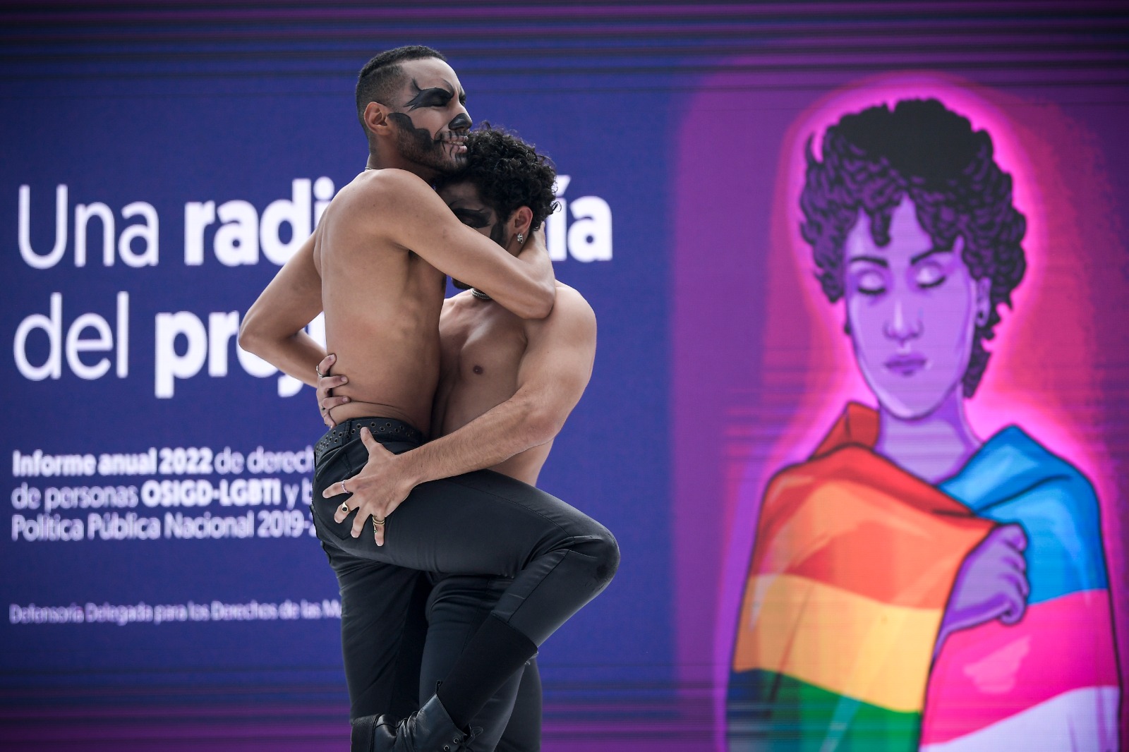 Aunque la Defensoría del Pueblo y otras ONG reconocen que ha habido avances en materia de derechos humanos para la población LGTBIQ+, aún se siguen documentando tipos de violencia y marginación que excluyen a sus miembros de la población colombiana.