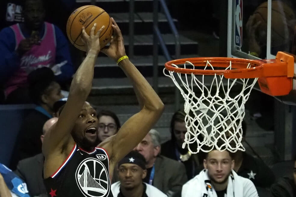 Durant lidera remontada y triunfo del equipo de LeBron
