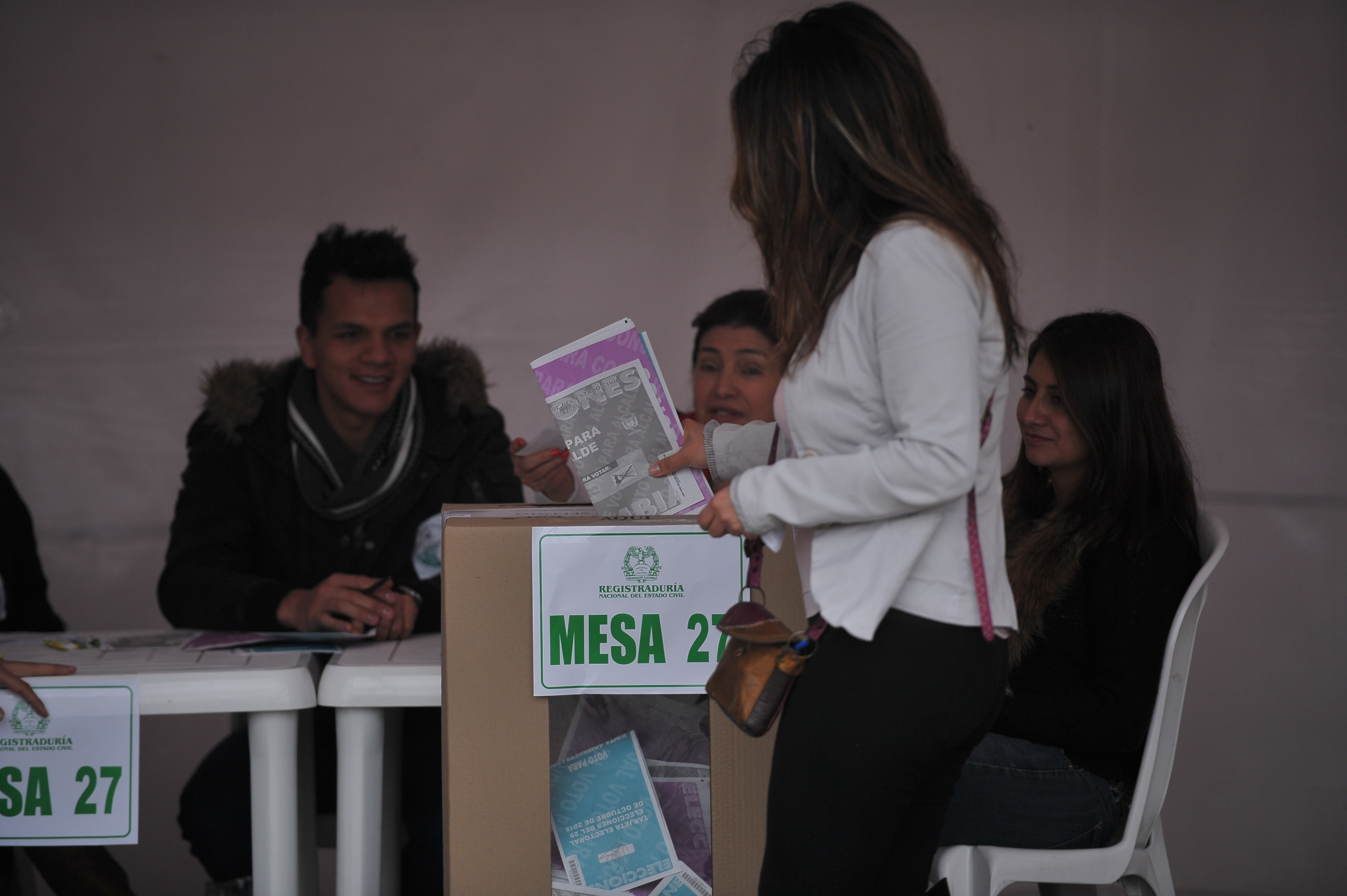 Pilas con ser estafado: alertan por mensajes falsos para ser jurado de votación