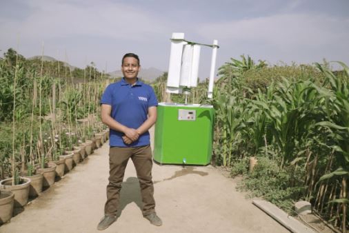 Max Hidalgo Quinto (Huancavelica, Perú, 1990) busca brindar acceso al agua en lugares donde es difícil o imposible por métodos convencionales.