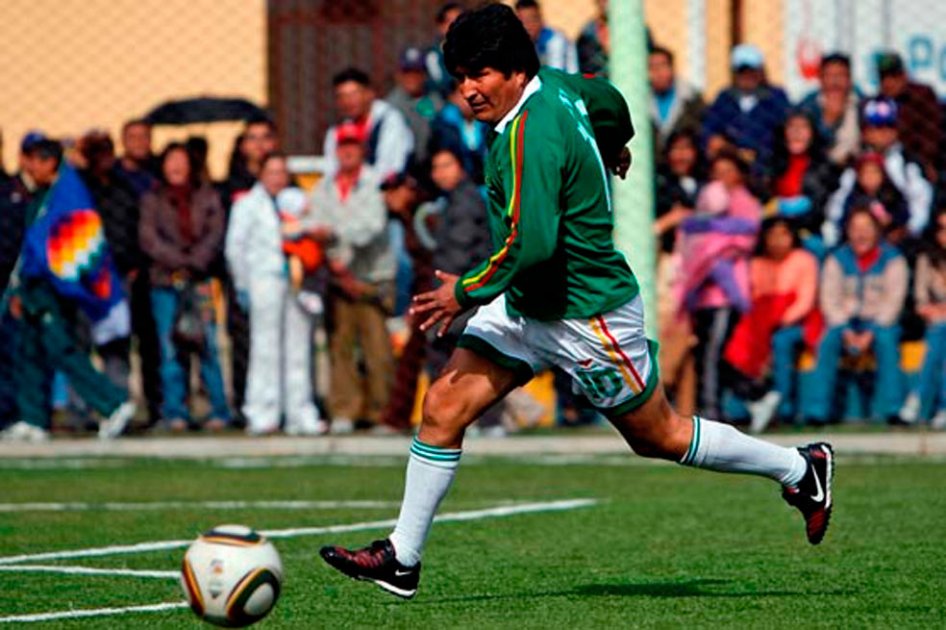 Evo Morales pide un equipo de fútbol «digno» para próximas eliminatorias