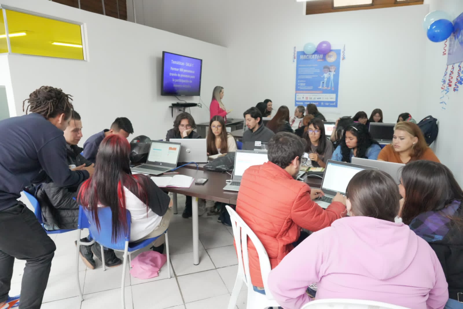 ¿Es joven y quiere contrarrestar problemas de su localidad? Esta hackatón es para usted