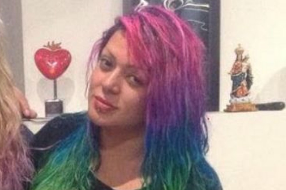 Posteriormente, la caleña se arriesgó más con su cabello y decidió lucirlo diferentes tonos: rosado, azul y verde.
