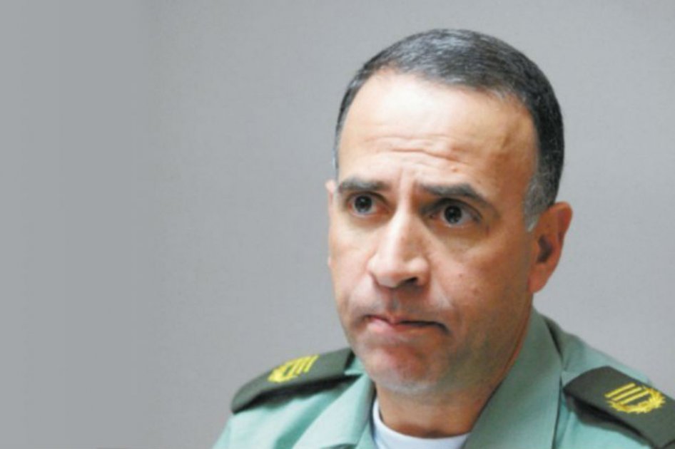 Santos llama a calificar servicios al general Luis Eduardo Martínez
