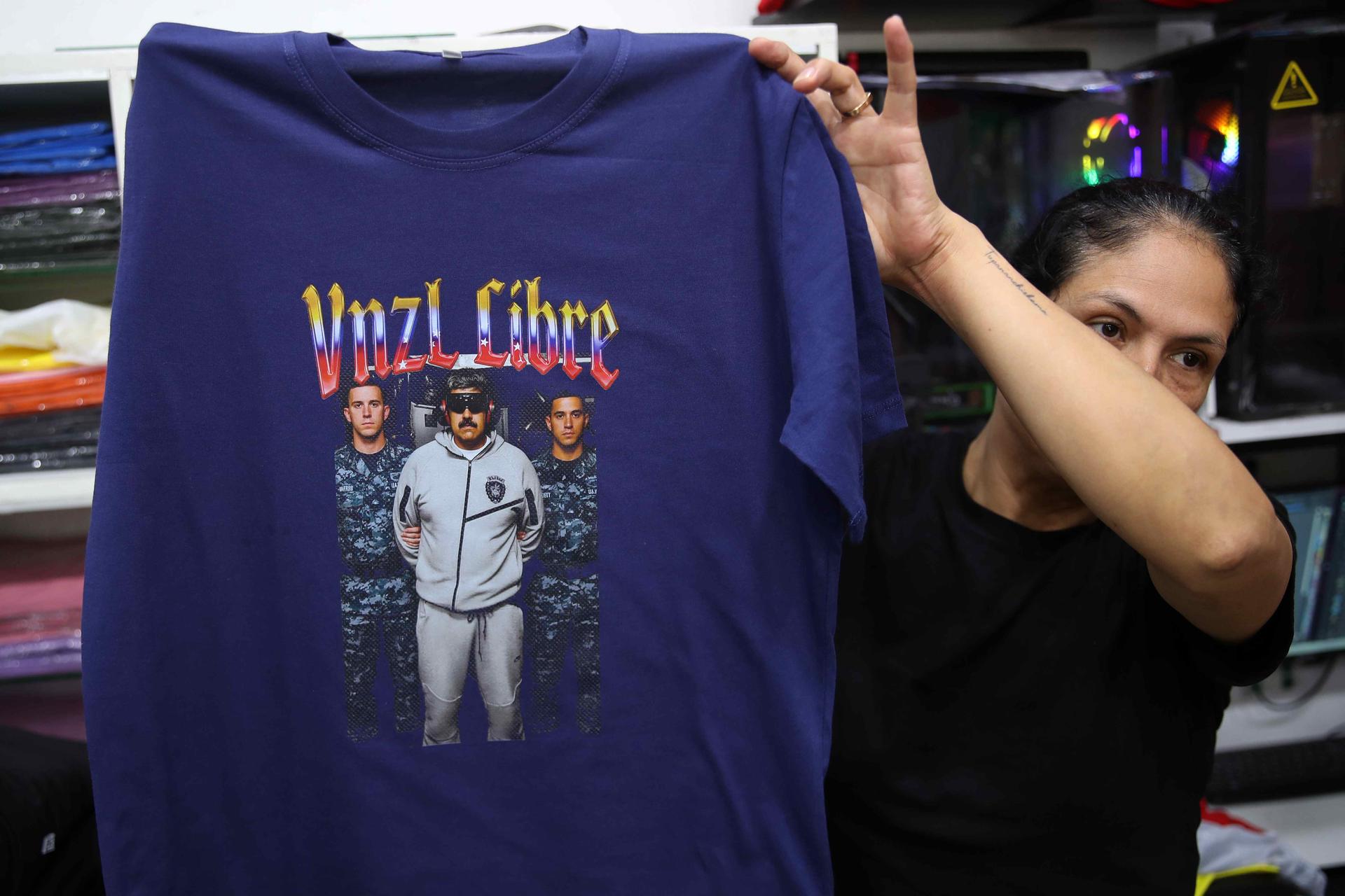 Las camisetas de la captura de Maduro se convierten “en moda” entre los venezolanos