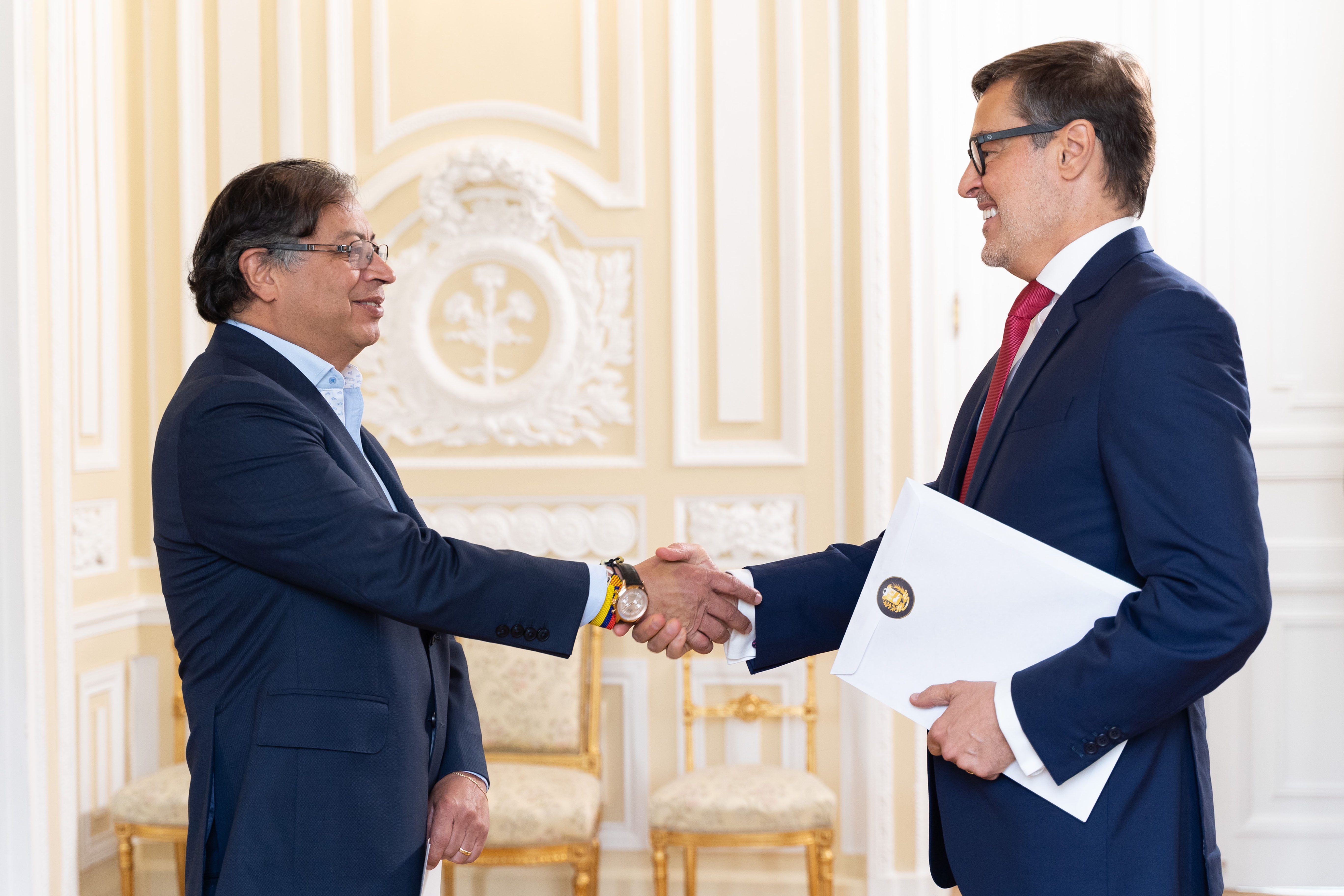 Petro recibió al embajador de Venezuela, Félix Plasencia, en la Casa de Nariño