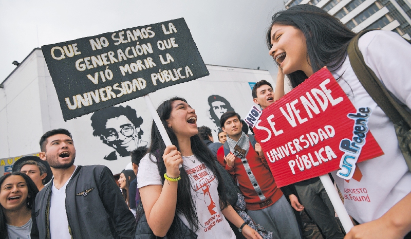 Los estudiantes y el Gobierno establecen mesa de diálogo y negociación