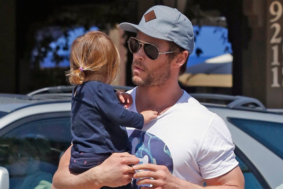 Chris Hemsworth aprende español con su hija India Rose