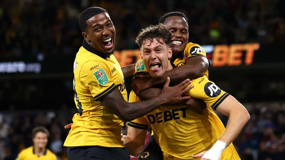 Jhon Arias fue clave en la victoria agónica de Wolverhampton en EFL Cup: video