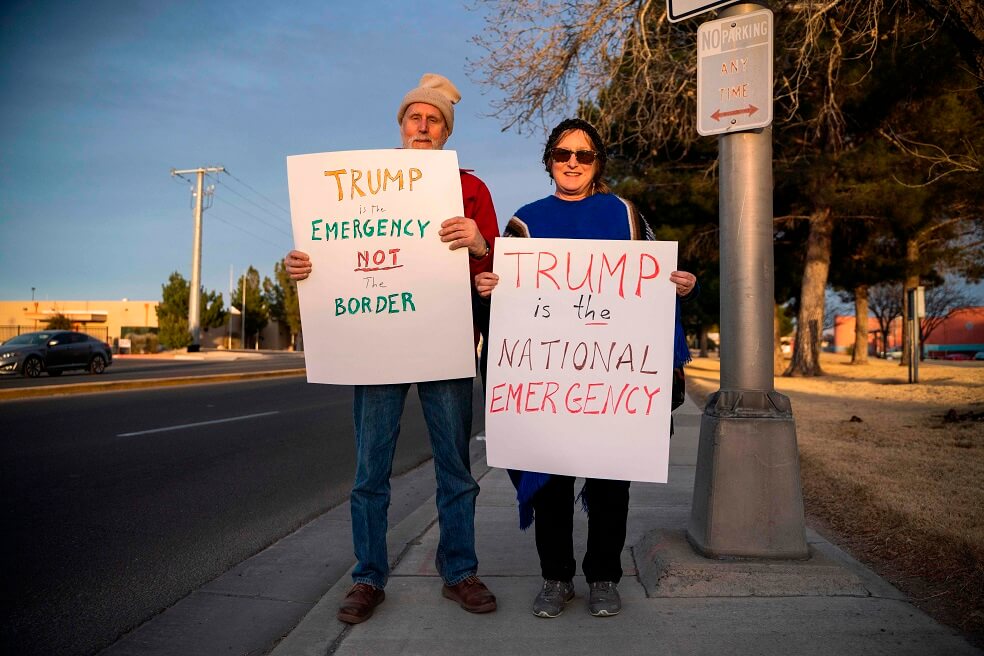 Dieciséis estados de su país demandaron a Trump por declarar emergencia nacional