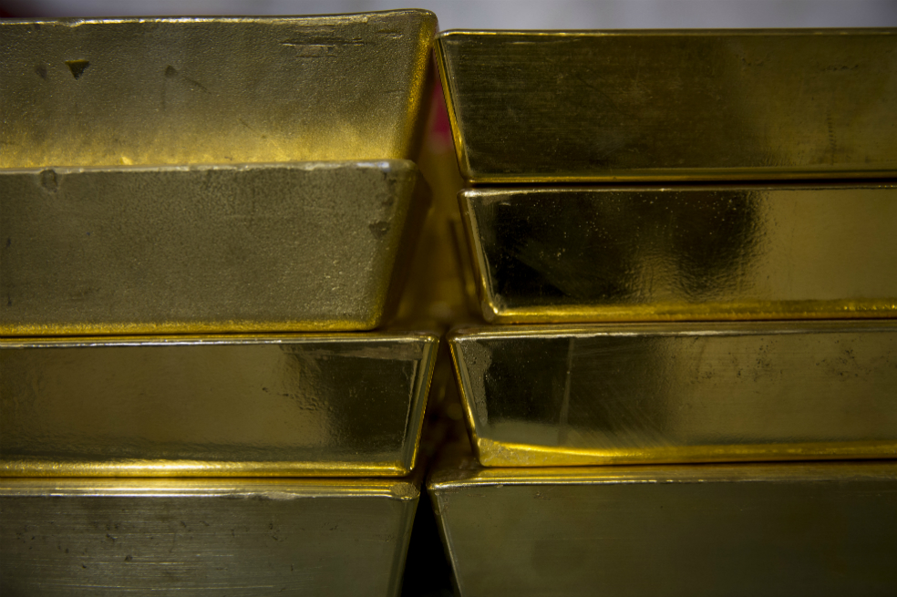 Oro podría superar los US$1.400 la onza en 2018 por guerra comercial