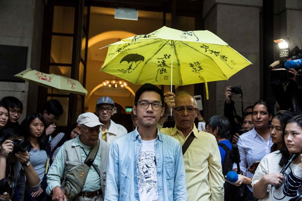 Reino Unido ofrece ciudadanía a 3 millones de residentes de Hong Kong por la crisis