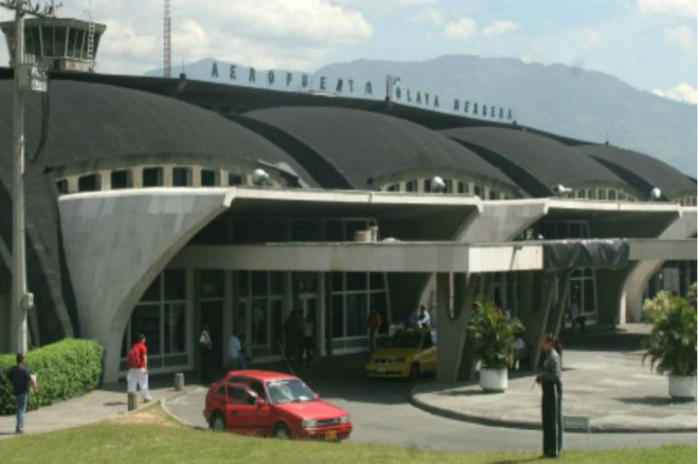 Aeropuerto Olaya Herrera suspendió operaciones por culpa de una emisora pirata