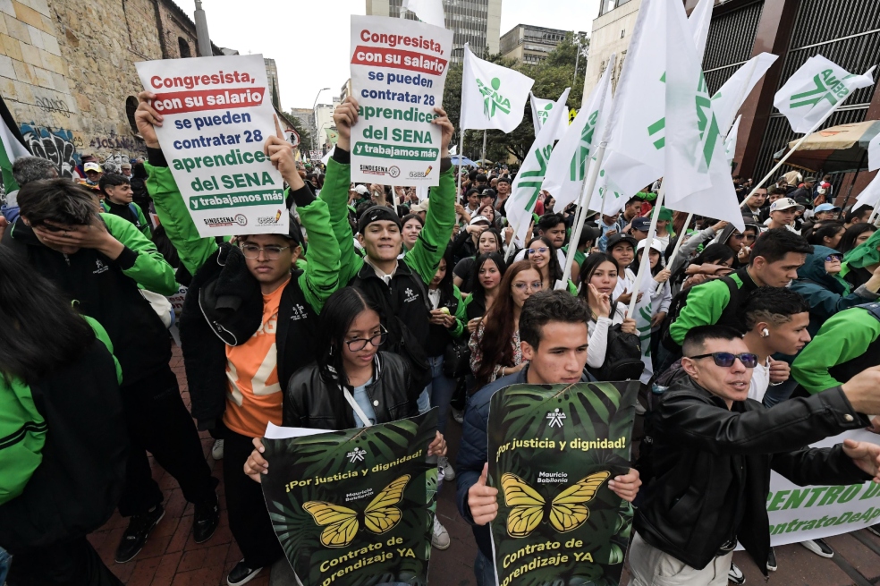 De acuerdo con el SENA, cerca de 5.000 aprendices se dieron cita en la Plaza de Bolívar (Bogotá) para marchar a favor de la reforma laboral del Gobierno Petro.