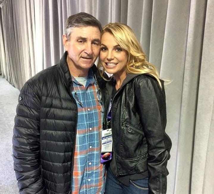 Britney Spears seguirá bajo el control legal de su padre